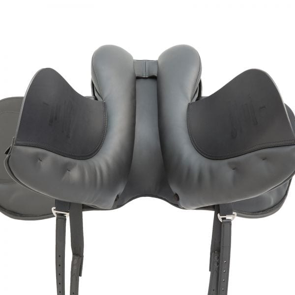 Kieffer Rotterdam dressage saddle, generous anatomically shaped soft knee roll on the flap