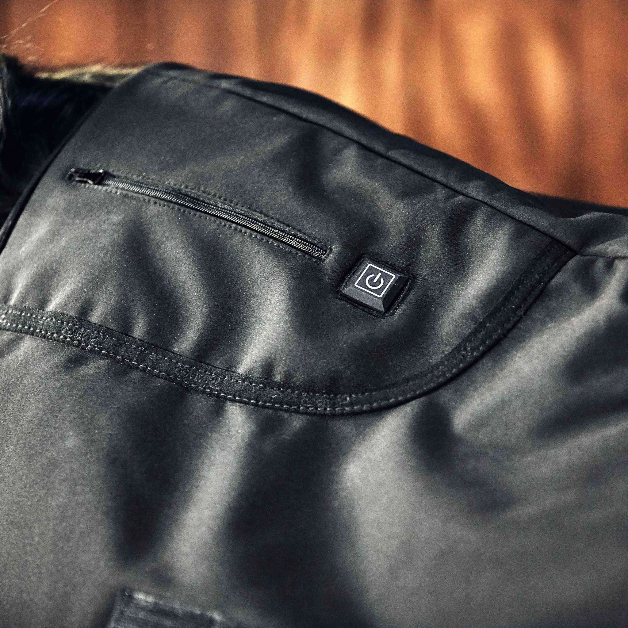 Catago FIR-Tech Pro infrared blanket, close detail of the lining and fastening.