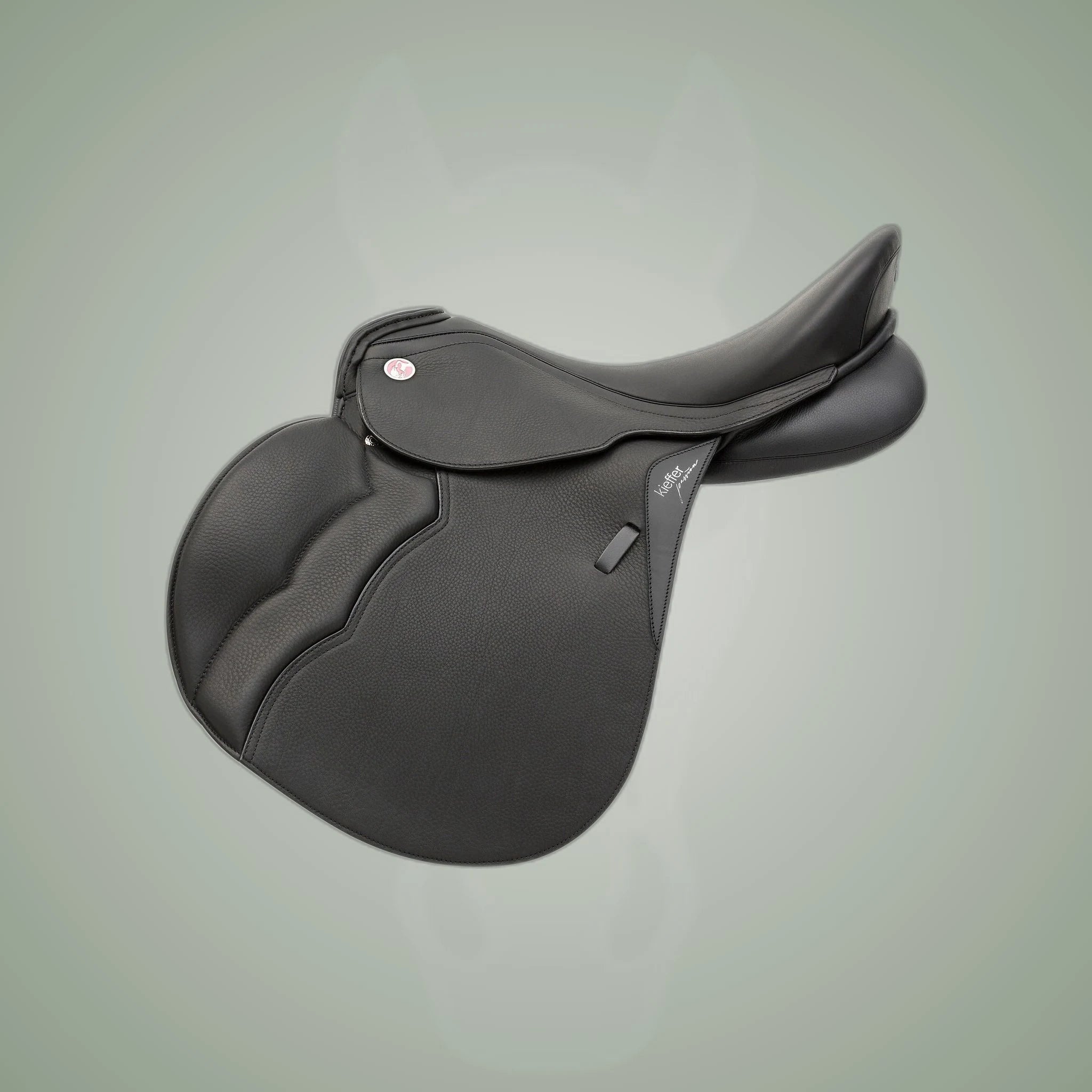 Kieffer Passion Two jump saddle in black leather, side view.